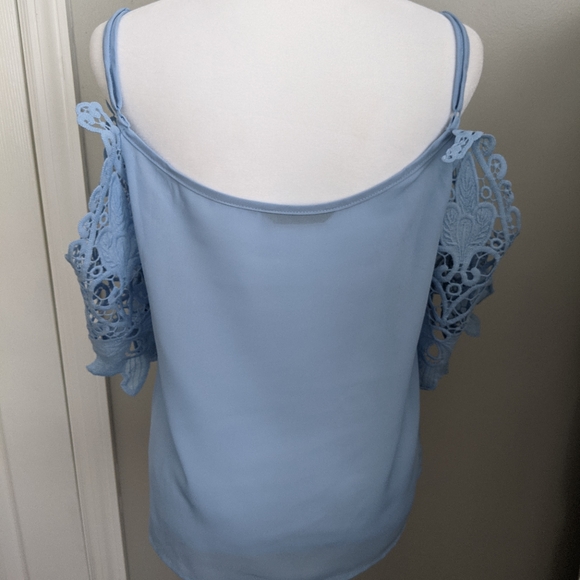 Cold shoulder lace sleeve top - Picture 5 of 8